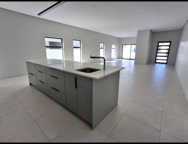 3 BEDROOM HOUSE FOR SALE IN SHELLEY POINT